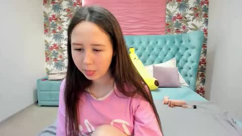 Monica online show from 12-05-25, 04:14