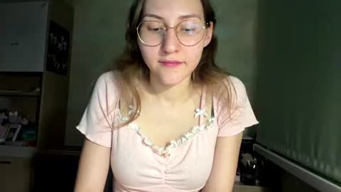 Mia online show from 07-01-26, 07:46