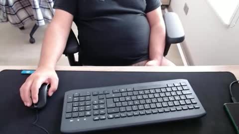 Snapshot of monin83 chatting on 10-22-25, 01:44 Monarca online show from 10-22-25, 01:44