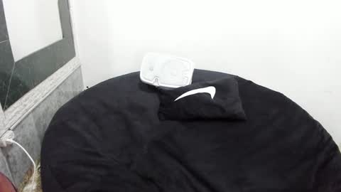 Snapshot of monkeyd_66 chatting on 02-04-25, 08:02 monkeyd_66 online show from 02-04-25, 08:02