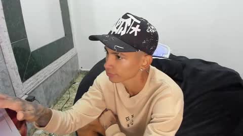 Snapshot of monkeyd_66 chatting on 02-10-25, 09:25 monkeyd_66 online show from 02-10-25, 09:25