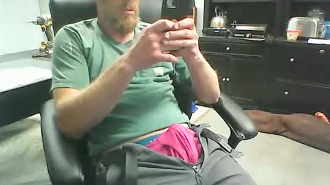 monkeypants04 online show from 06-10-26, 04:28