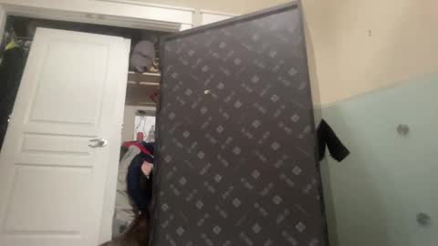 Monroe online show from 12-06-24, 08:48