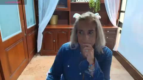 MONSERRAT online show from 07-04-26, 01:06