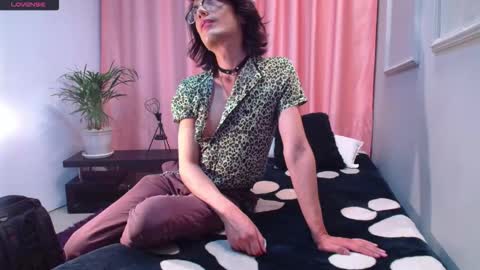 Linda Darling online show from 12-20-25, 07:15