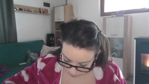 Monse online show from 02-06-25, 10:37