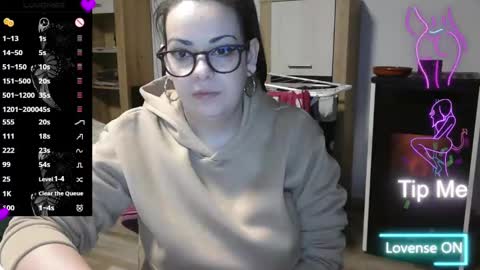 Monse online show from 02-13-25, 04:07