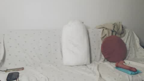 Snapshot of montserrat123 chatting on 07-06-26, 06:10 Monse online show from 07-06-26, 06:10