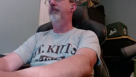 Snapshot of monty1071 chatting on 07-17-26, 02:18 Maybe it is a midlife crisis... online show from 07-17-26, 02:18