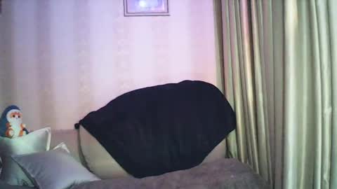 moodiemira online show from 04-15-26, 08:20