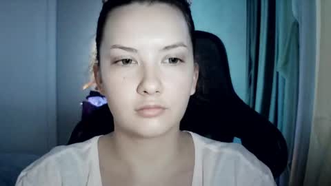 Snapshot of moodiemira chatting on 06-06-26, 06:23 moodiemira online show from 06-06-26, 06:23