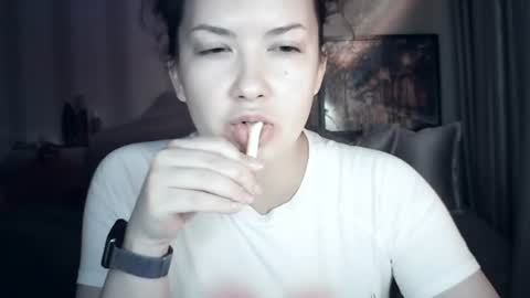 moodiemira online show from 06-13-26, 05:44
