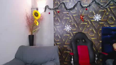 moon_and_fire_ online show from 01-19-26, 06:06