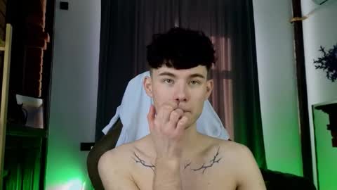 moon_gloww online show from 02-19-26, 06:20