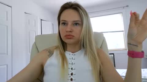 Snapshot of moon_light_girl chatting on 06-09-26, 07:25 moon_light_girl online show from 06-09-26, 07:25