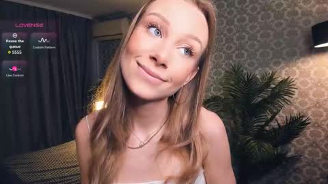 Snapshot of moon_puzzles chatting on 03-21-26, 11:26 moon_puzzles online show from 03-21-26, 11:26