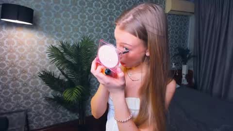 Snapshot of moon_puzzles chatting on 03-22-26, 08:07 moon_puzzles online show from 03-22-26, 08:07