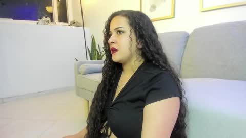 Snapshot of moon_shaddow chatting on 02-05-26, 03:33 Moon online show from 02-05-26, 03:33