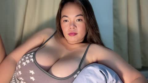 moona_luna21 online show from 11-17-25, 12:55