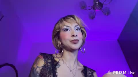 Snapshot of mooncinna chatting on 10-03-25, 07:55 Cinna online show from 10-03-25, 07:55