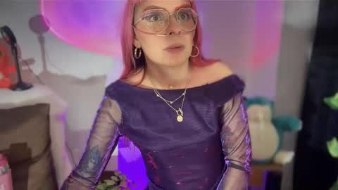 Snapshot of moonkallyyyyy chatting on 03-09-25, 05:22 Kallyyyx online show from 03-09-25, 05:22