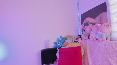 Snapshot of moonliight__ chatting on 05-20-26, 04:35 moonliight__ online show from 05-20-26, 04:35