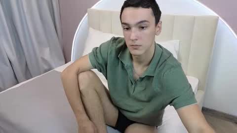 Snapshot of moonlinskinn chatting on 11-19-25, 08:03 Stan online show from 11-19-25, 08:03