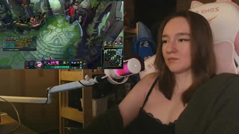 Snapshot of moonlish_siren chatting on 05-30-26, 09:56 Katrin online show from 05-30-26, 09:56
