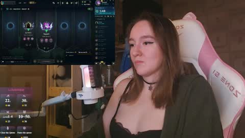 Snapshot of moonlish_siren chatting on 06-07-26, 08:45 Katrin online show from 06-07-26, 08:45