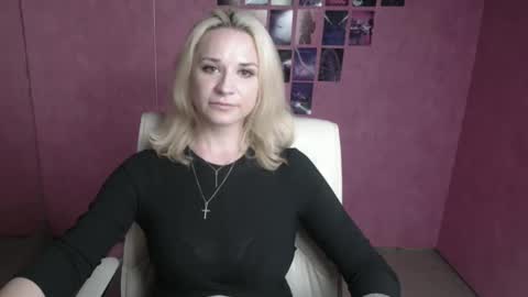 Snapshot of moonsusanna chatting on 05-11-26, 02:45 Susanna online show from 05-11-26, 02:45