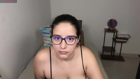 Snapshot of moonwoman_ chatting on 04-21-26, 03:24 Moon Woman online show from 04-21-26, 03:24