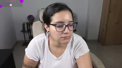 Snapshot of moonwoman_ chatting on 07-07-26, 02:14 Moon Woman online show from 07-07-26, 02:14