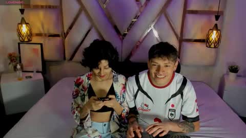 Moon Y Demian online show from 12-15-25, 11:47