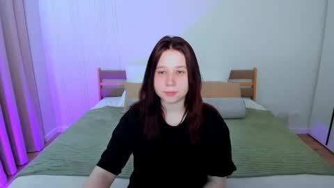 Snapshot of mooonlightsky chatting on 04-21-26, 05:47 Charli online show from 04-21-26, 05:47