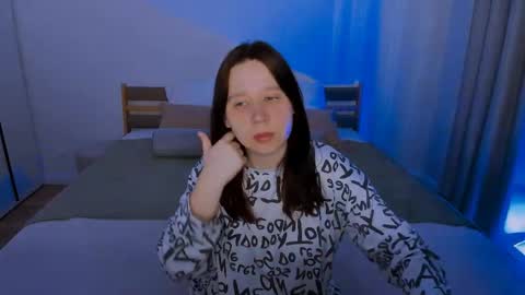 Snapshot of mooonlightsky chatting on 04-27-26, 04:43 Charli online show from 04-27-26, 04:43