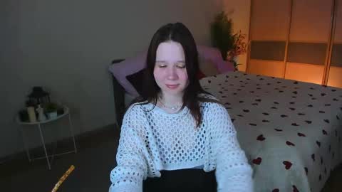 Snapshot of mooonlightsky chatting on 05-12-26, 04:42 Charli online show from 05-12-26, 04:42