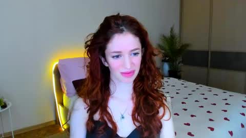 Snapshot of mooonlightsky chatting on 06-05-26, 02:18 Charli online show from 06-05-26, 02:18