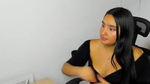 morena_rodriguez_9 online show from 12-18-25, 07:20