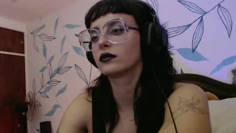 Snapshot of moreolives chatting on 03-21-26, 04:28 moreolives online show from 03-21-26, 04:28