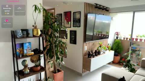 Snapshot of morgan_hiller chatting on 03-15-26, 09:10 online show from 03-15-26, 09:10