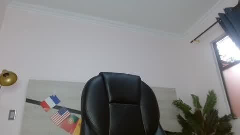 Snapshot of morgana_18 chatting on 07-04-26, 12:11 Morgana online show from 07-04-26, 12:11