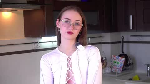 Snapshot of morning__glow chatting on 07-20-26, 03:21 Alisa online show from 07-20-26, 03:21