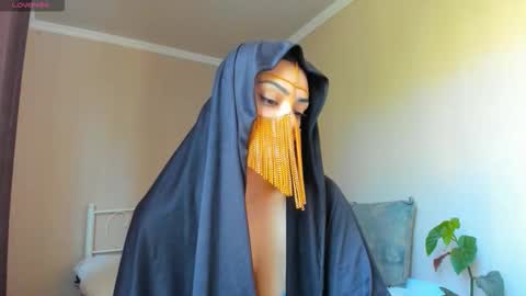 Snapshot of moroccan_diamond_ chatting on 09-27-25, 09:03 Medina online show from 09-27-25, 09:03