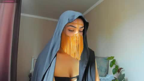 Snapshot of moroccan_diamond_ chatting on 10-12-25, 07:51 Medina online show from 10-12-25, 07:51