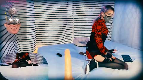 Snapshot of morphelina chatting on 10-18-25, 11:33 Morphelina online show from 10-18-25, 11:33