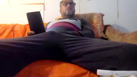 Snapshot of mospeleu chatting on 07-14-26, 04:50 Nomadu online show from 07-14-26, 04:50