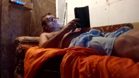 Snapshot of mospeleu chatting on 07-19-26, 05:38 Nomadu online show from 07-19-26, 05:38