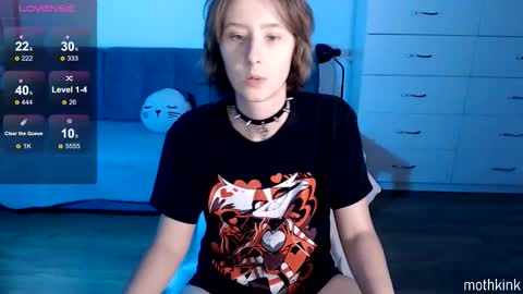 mothkink Moth  -  online show from 10-24-25, 04:03