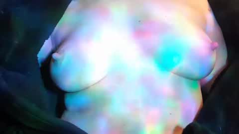 Snapshot of mountainbeauty chatting on 10-12-25, 09:47 mountainbeauty online show from 10-12-25, 09:47