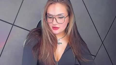 Snapshot of mousemother chatting on 10-15-25, 03:45 Carolina online show from 10-15-25, 03:45